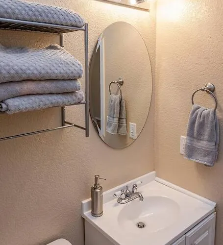 Happy-lake Close-private Waterpark Oasis -sleeps 14 * Lake Havasu City