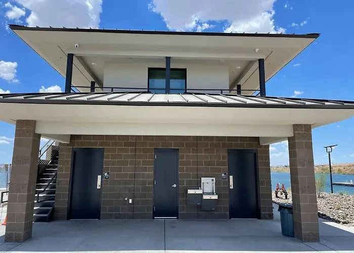 Happy-lake Close-private Waterpark Oasis -sleeps 14 * Lake Havasu City